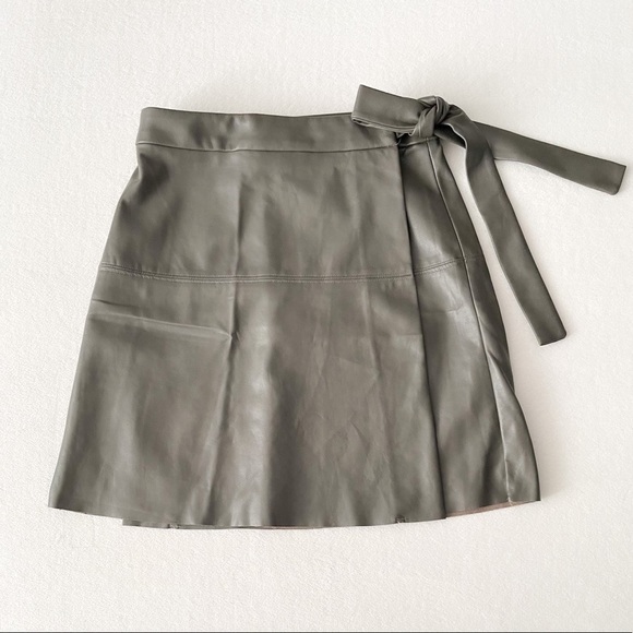 Wilfred Vegan Leather Mini Skirt - Picture 1 of 10